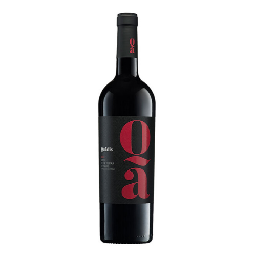 Botella negra de vino con letras rojas
